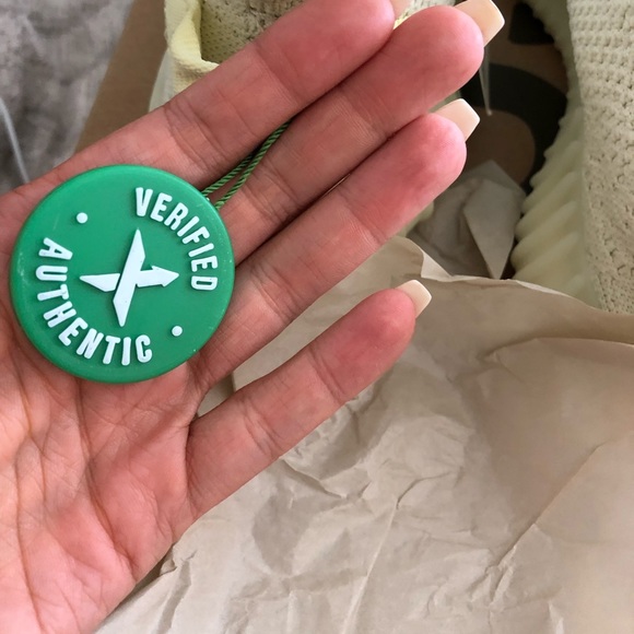 Yeezy Butter Yellow - Picture 6 of 8